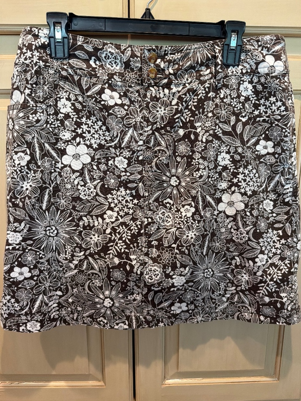 Christopher & Banks skort with front pockets